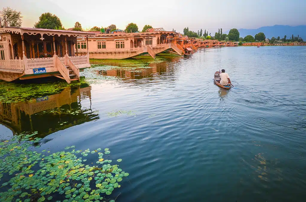 Romantic Escapade to Kashmir Valley
